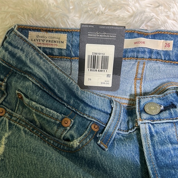 Levi’s Wedgie Icon Fit Jeans - Picture 4 of 5